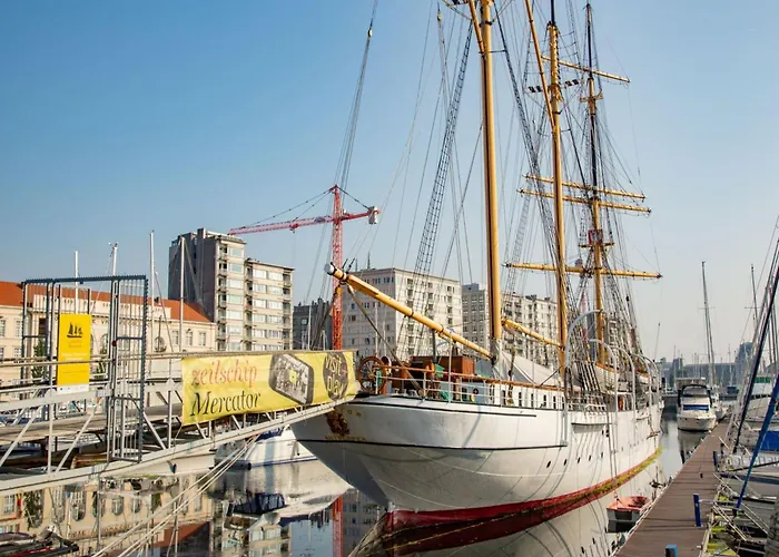 In Near & Dunes Apartment *